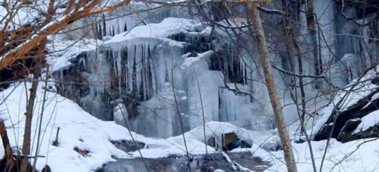 Bieszczadzkie lodospady. Piękne miejsce na zimową wyprawę (VIDEO)